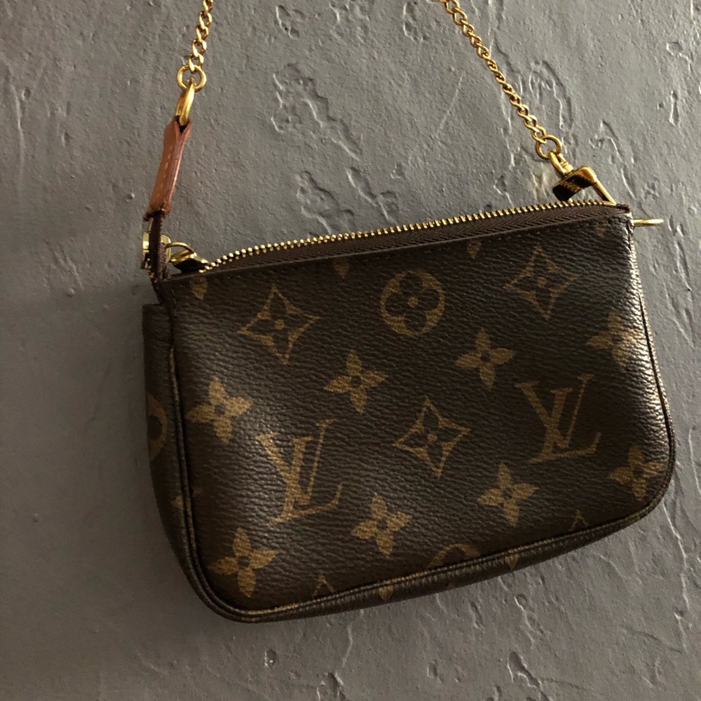 LOUIS VUITTON Mini Pochette Accessoires